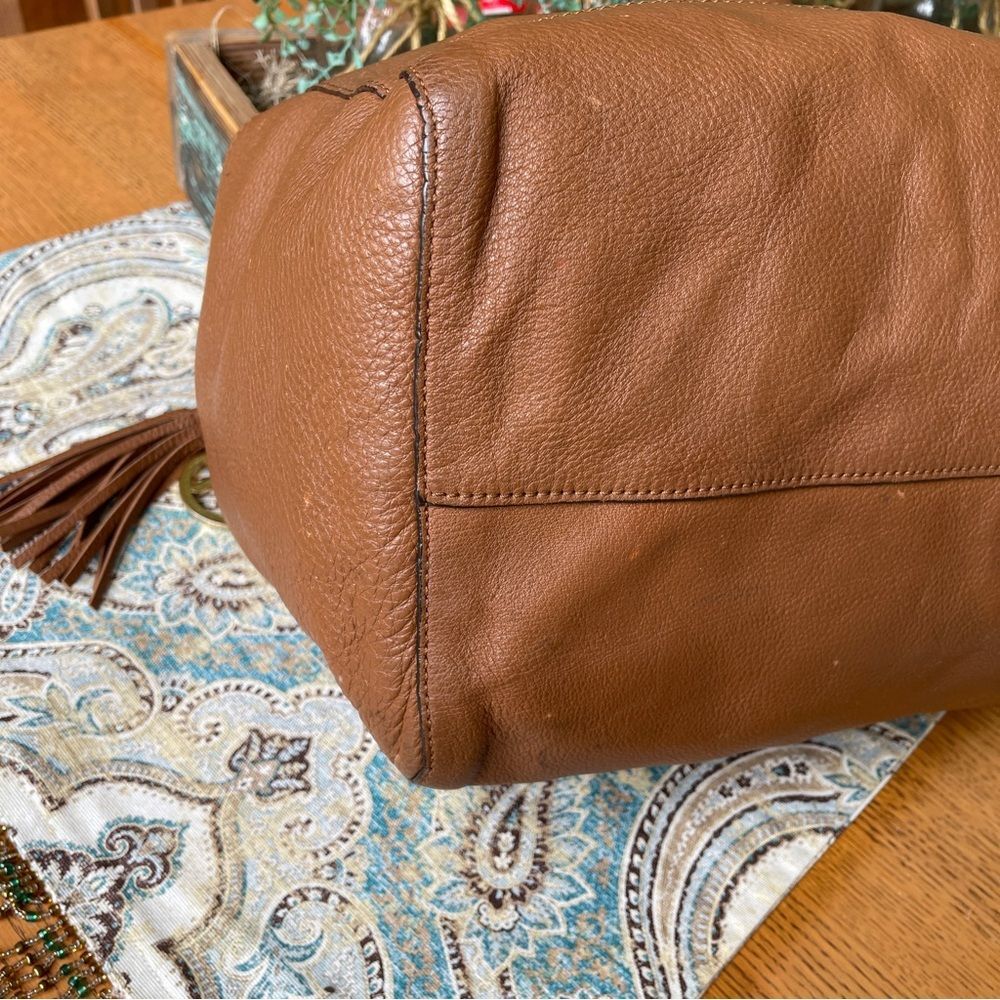 Michael Kors Ashbury Large Leather Tote Bucket Bag Camel Gold Tone Tassel - Picture 10 of 15